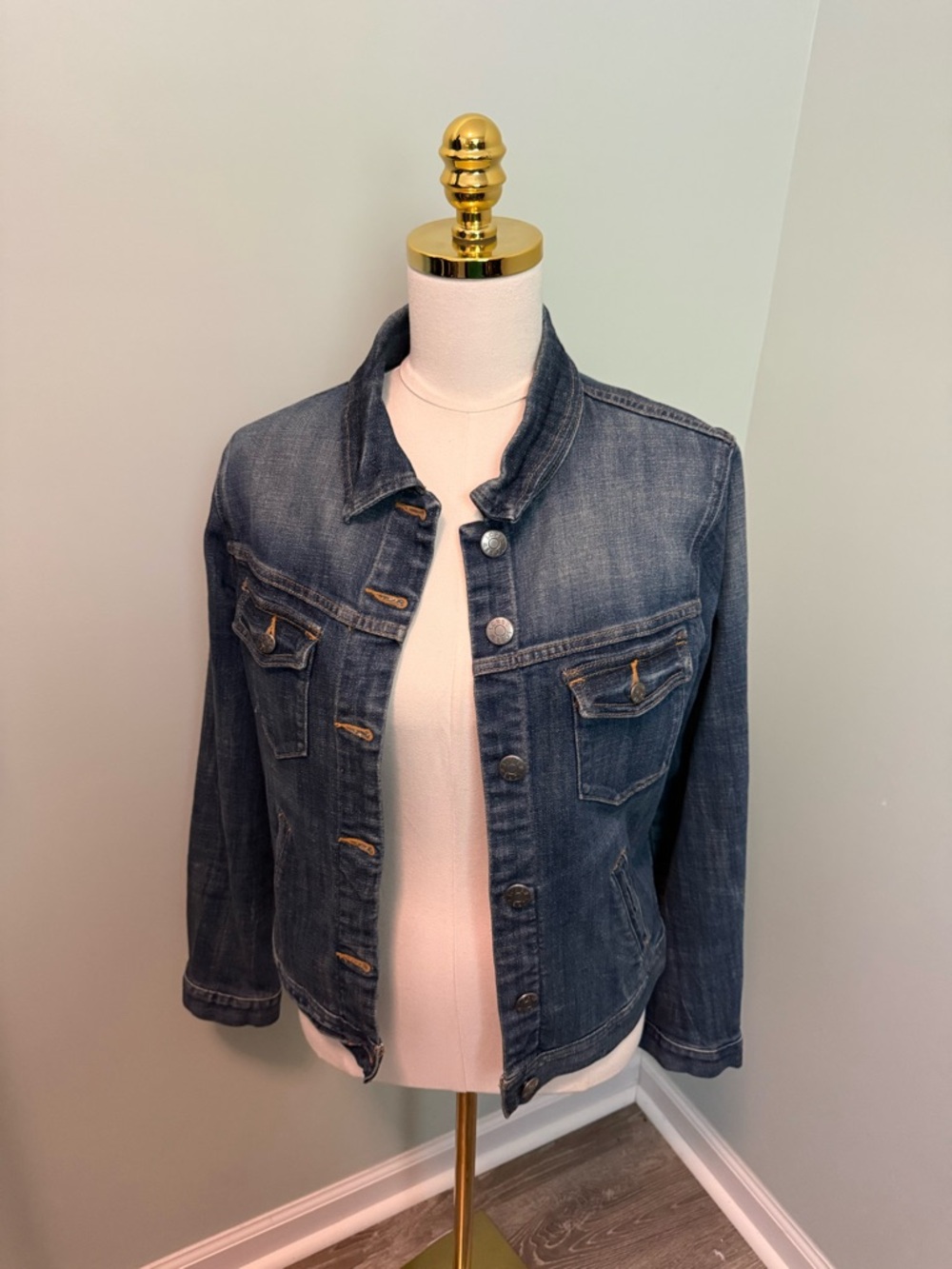 J. Crew Classic Medium Wash Denim Jean Jacket Trucker Indigo Blue Stretch M